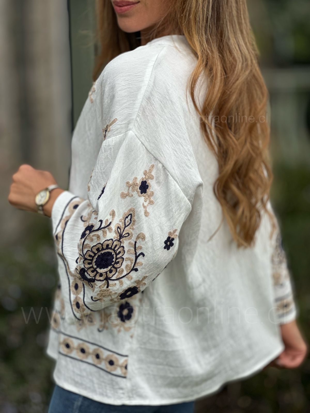 Blusa Nórdica blanco/negro