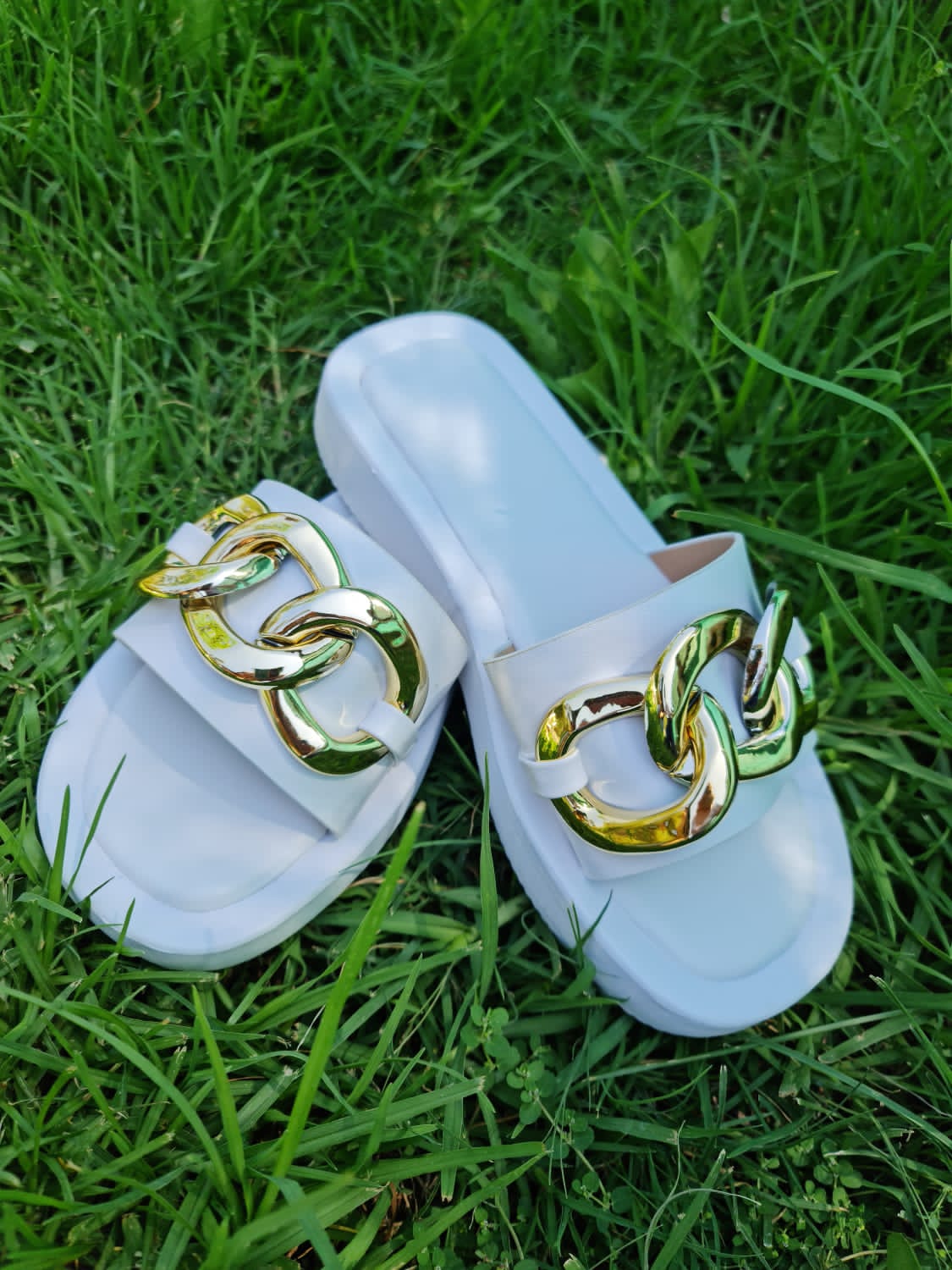 Sandalia cadena blanco