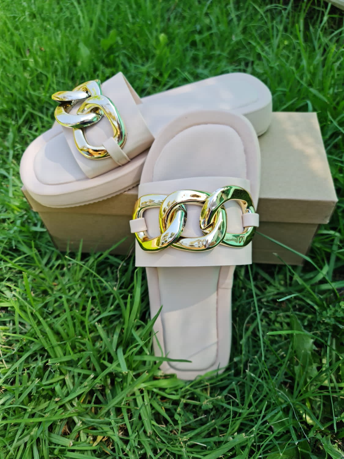 Sandalia Cadena beige